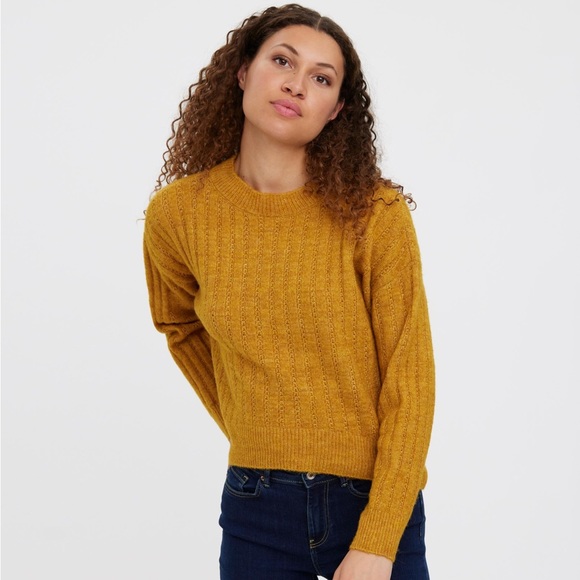 Golden knit sweater - Picture 3 of 5